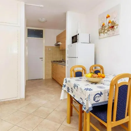 Lina - Cin10100f-cyf Apartman *