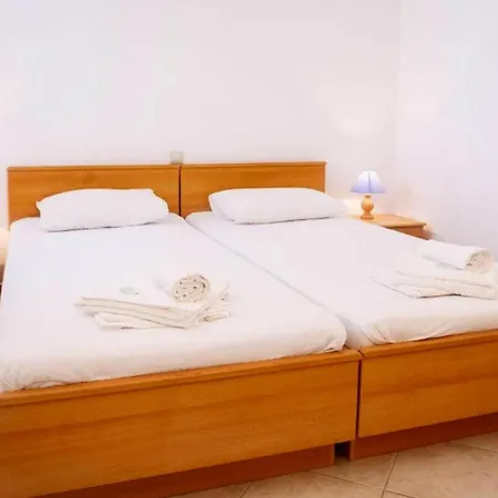 Lina - Cin10100f-cyf Apartman *